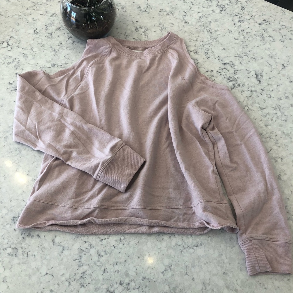 Cold Shoulder Cropped Sweatshirt